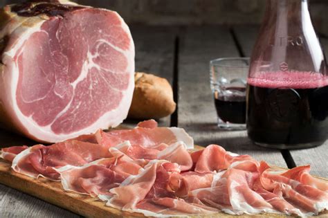 prosciutto di parma dop.